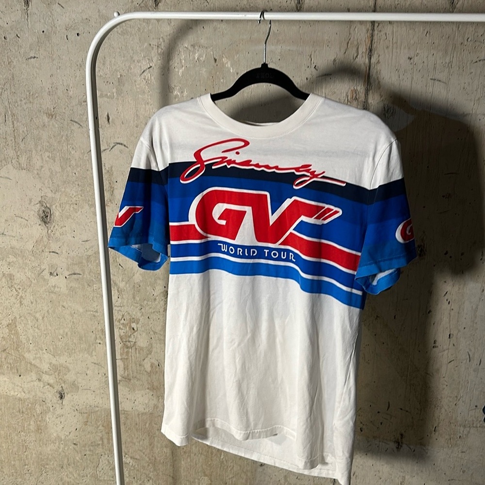 GIVENCHY - World Tour T-shirt